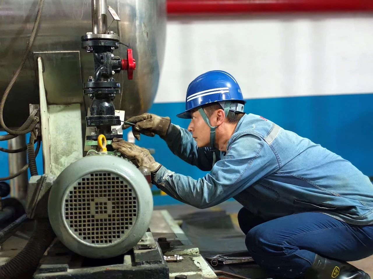 勇?lián)９┴?zé)任，共慶祖國(guó)華誕！